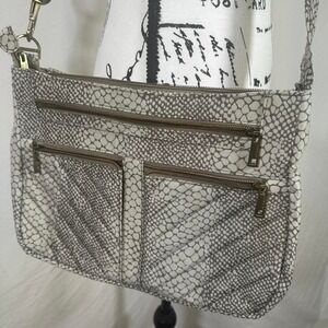 Travelon Crossbody Purse Animal Print Antitheft Like New 10 x 13 Messenger Bag